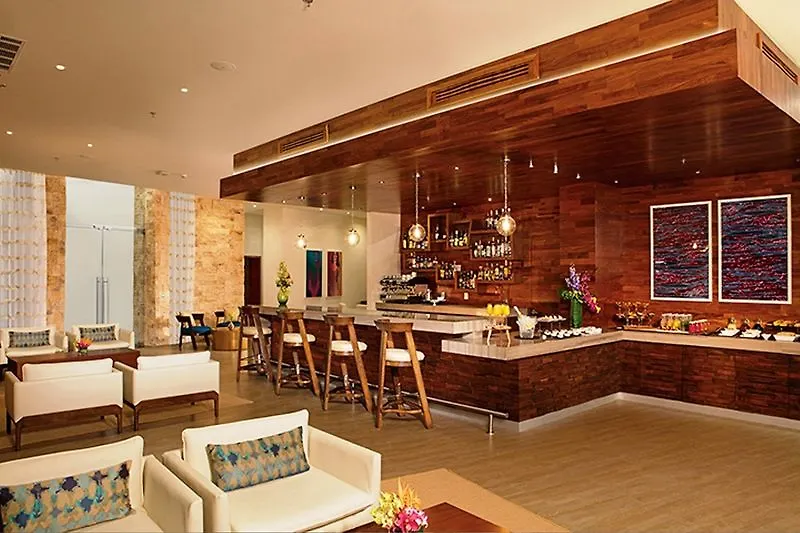 Breathless Riviera Cancun - Adults Only 莫雷洛斯港